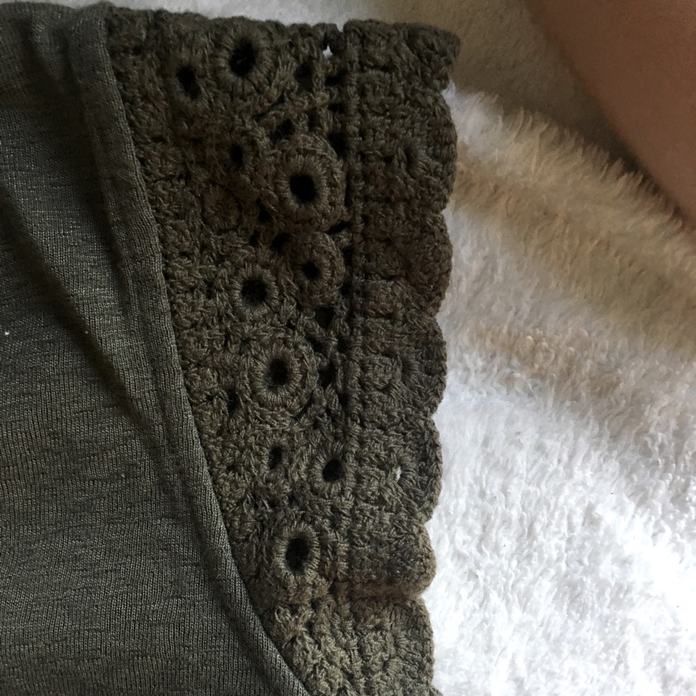 LOFT lace sleeve tee size s